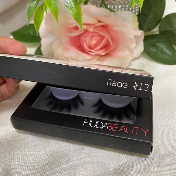 HUDABEAUTY EYELASHES JADE # 13 - Picture 4 of 5